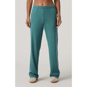 Vuori Halo Modern Straight Leg Pants Medium Bluegrass Heather DreamKnit Pockets